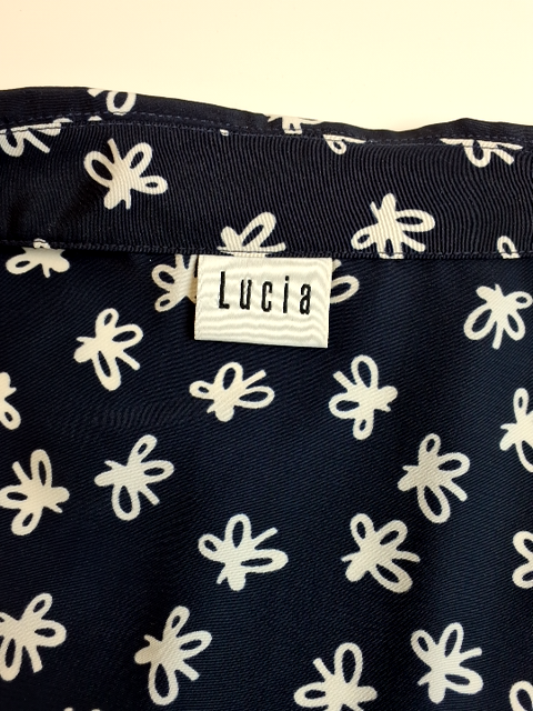Lucia Bluse og nederdel.